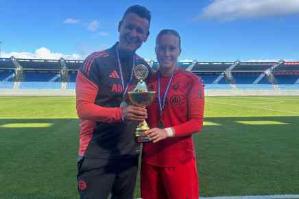 Athleten des FC Bayern auf dem Spielfeld